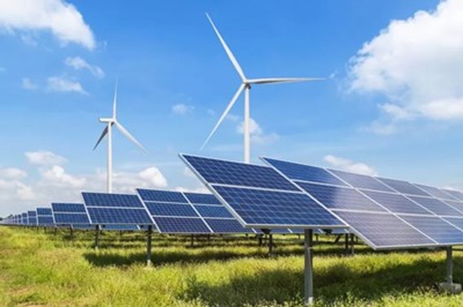 英ボーダフォン、3年でCO2を92％削減　2021年に再エネ100％を達成