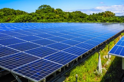 2022年の太陽光発電システム導入量は37％増、2023年も成長傾向　「太陽光発電マーケット2023」 画像